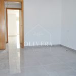 tercera habitación, con pequeña terraza propia y muy luminosa