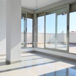 segunda habitación, acristalada y muy luminosa