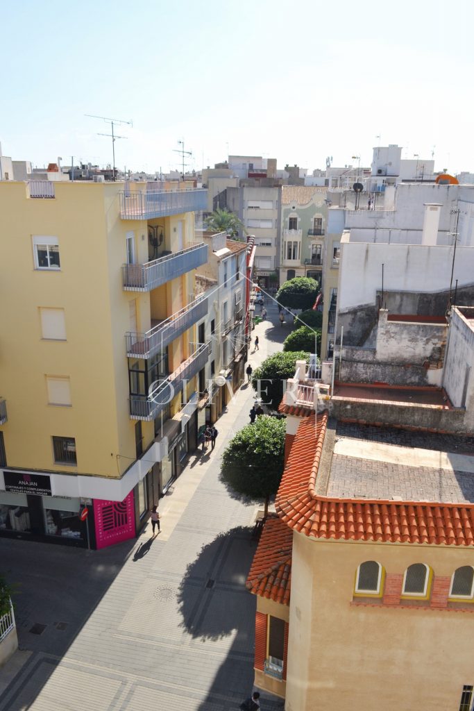 Vistas a la calle peatonal en pleno centro de Benicarló