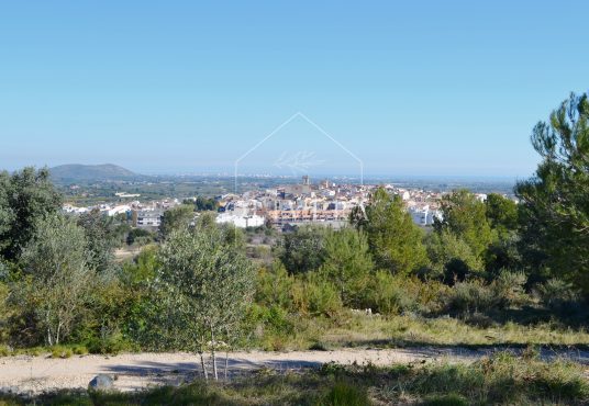 Terreno rústico edificable, ideal para construir vivienda unifamiliar y con magníficas vistas