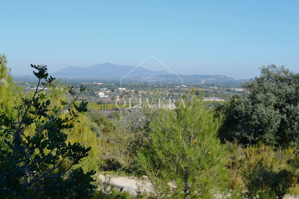 Terreno rústico edificable, ideal para construir vivienda unifamiliar y con magníficas vistas