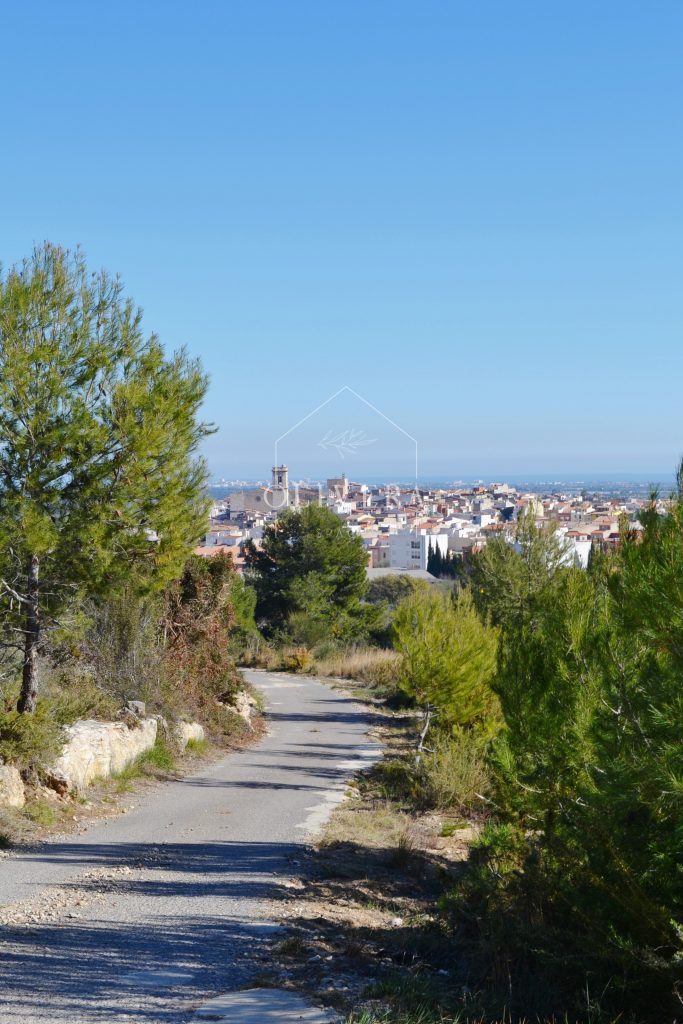Terreno rústico edificable, ideal para construir vivienda unifamiliar y con magníficas vistas