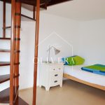 Dormitorio 3 con altillo. Cuenta con una cama individual abajo y otra arriba.