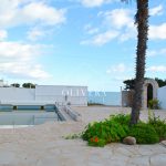 piscina con vistas al mar